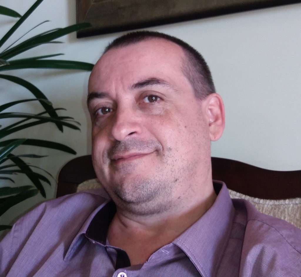 Terapeuta online Emilson Silva. Atendimento via videochamada